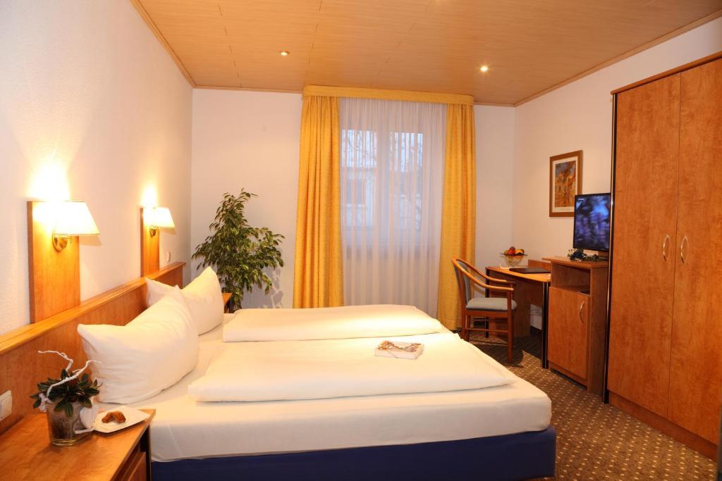 Garni-Hotel Goldenes Lamm Speyer Room photo